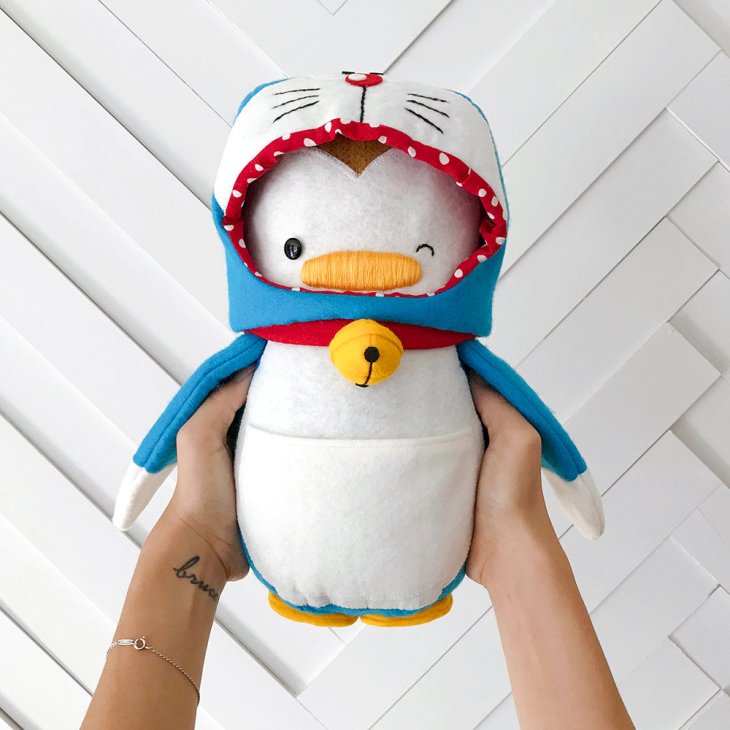 DoraemonPenguin_held.jpg