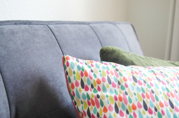 LivingRoom_TearsPillow