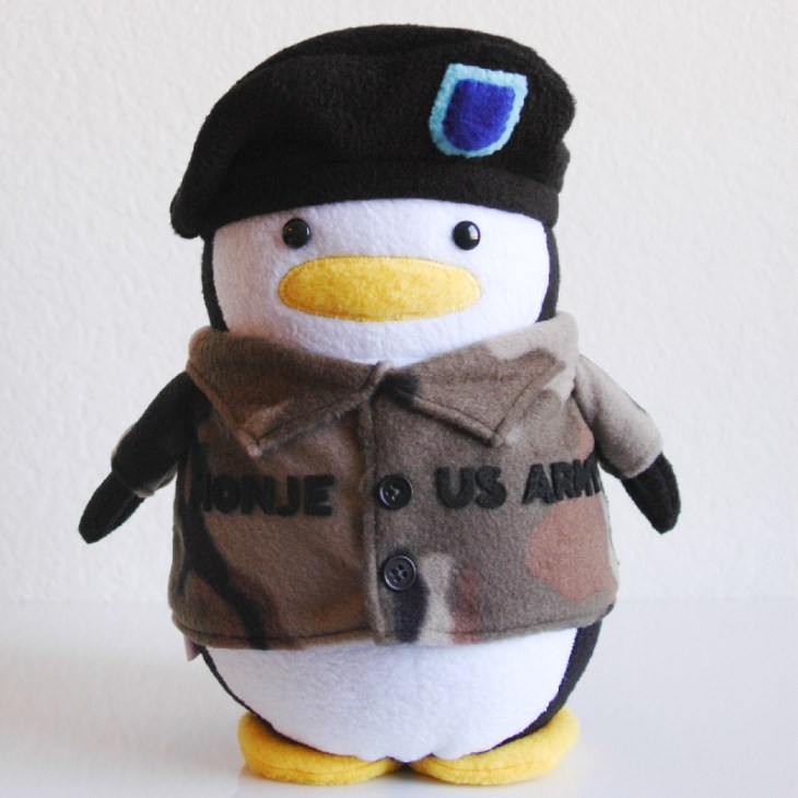 Penguin_Army_Monje