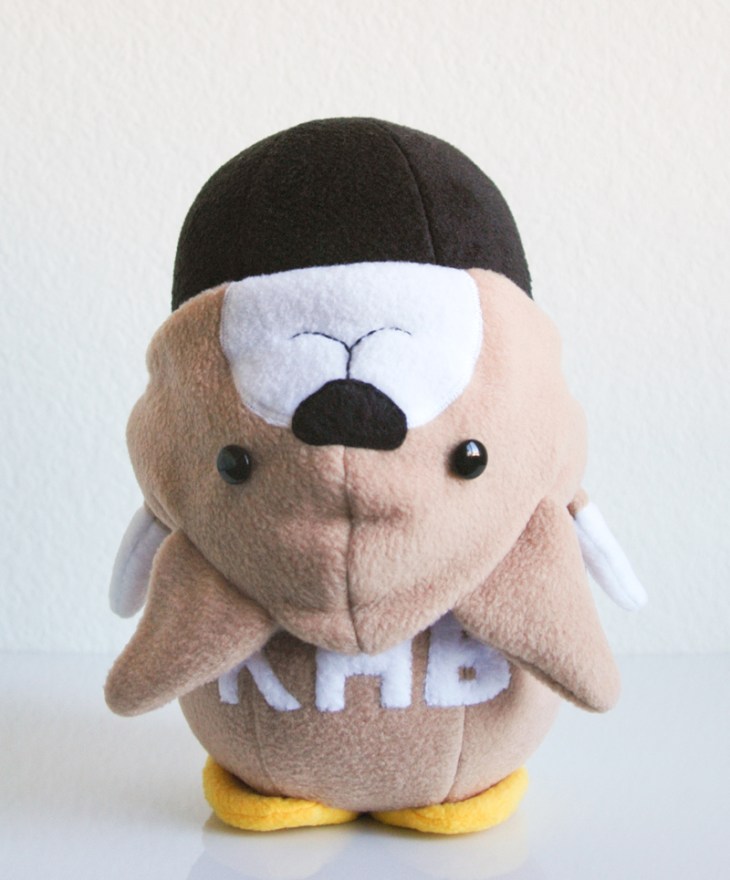 Penguin_Corgi_backnohood