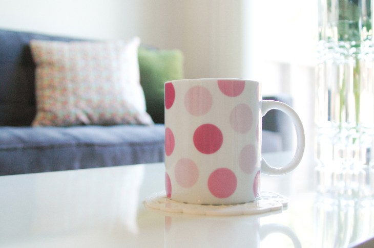 LivingRoom_PinkPolkaDotMug